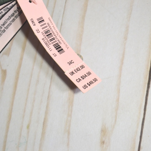 Victoria's Secret Dream Angels Lined Plunge Bra - Picture 3 of 3